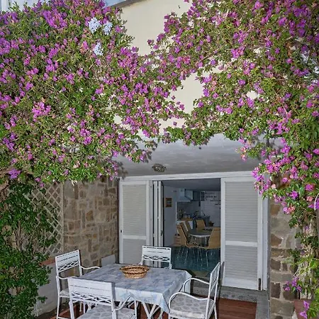 Holiday home Residential Area With Pool *